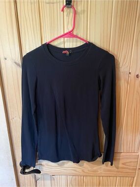 Forever 21 Black Long-Sleeve Crewneck Tee